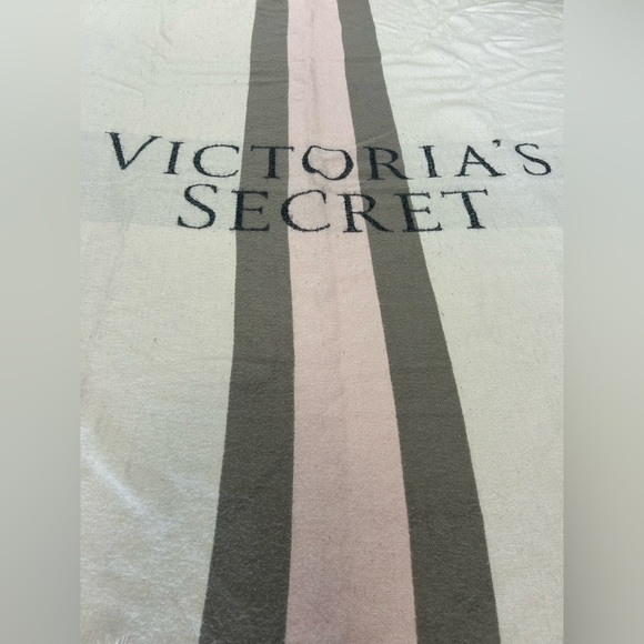 Victoria's Secret Pink and Gray Throw Blanket - Picture 2 of 4